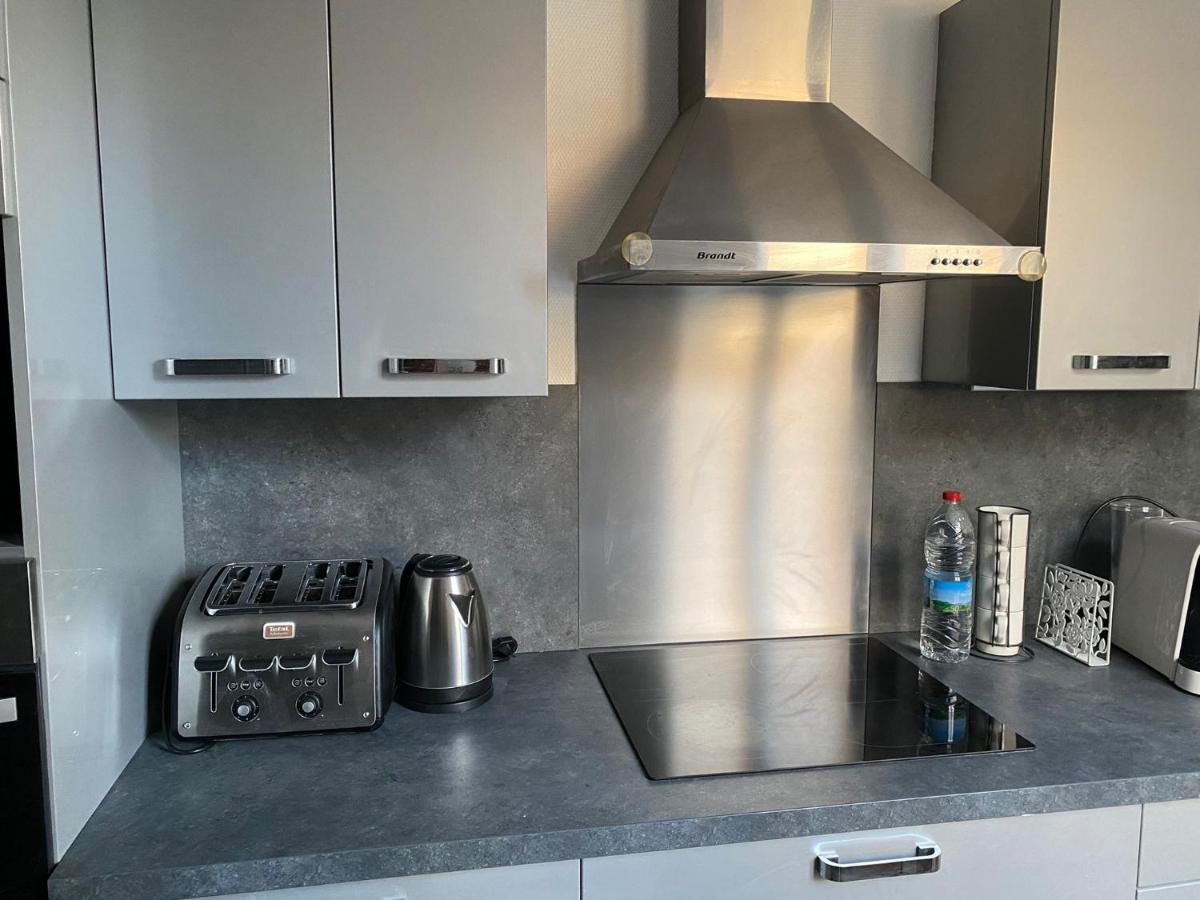 Grand F4 De 71M2 Pour 6 Personnes En Plein Centre Ville Арпежон Екстериор снимка