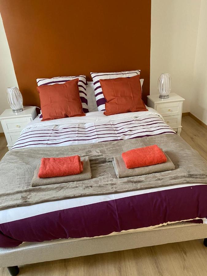 Grand F4 De 71M2 Pour 6 Personnes En Plein Centre Ville Арпежон Екстериор снимка