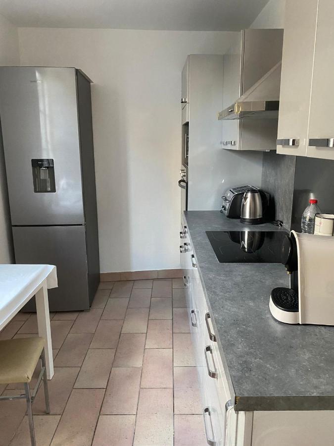 Grand F4 De 71M2 Pour 6 Personnes En Plein Centre Ville Арпежон Екстериор снимка