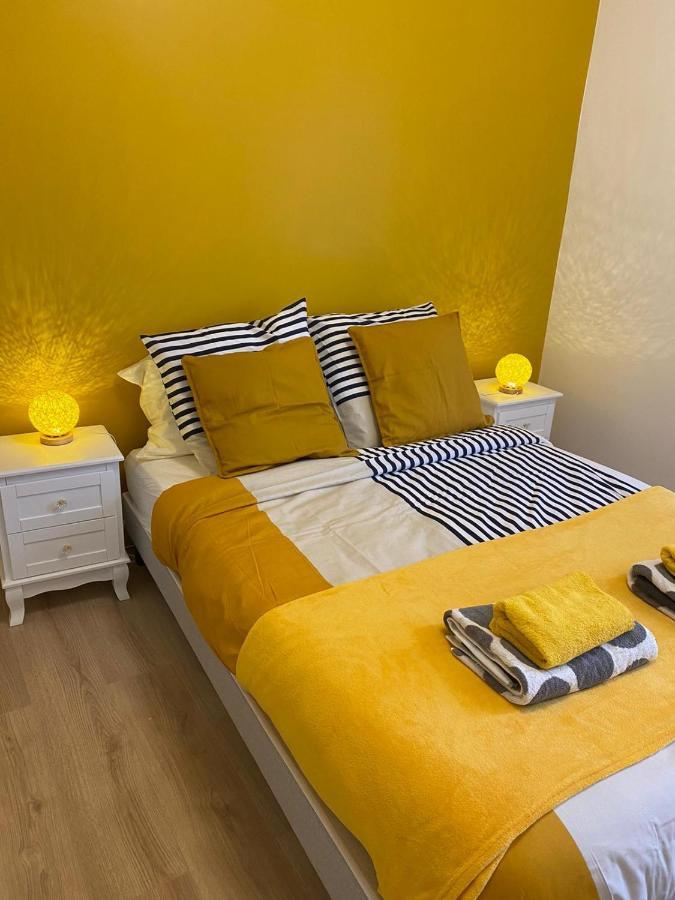 Grand F4 De 71M2 Pour 6 Personnes En Plein Centre Ville Арпежон Екстериор снимка
