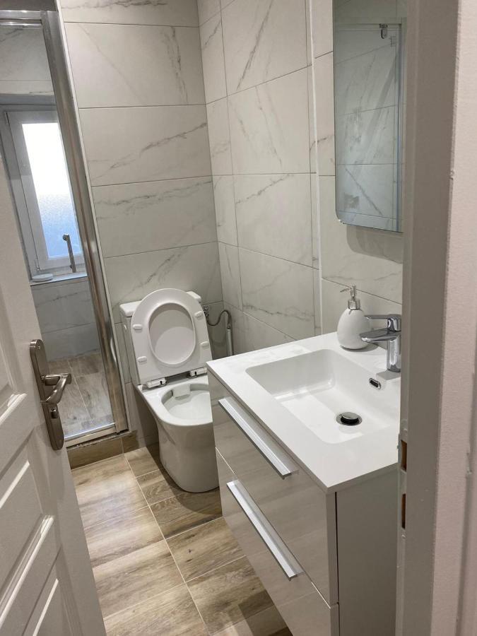 Grand F4 De 71M2 Pour 6 Personnes En Plein Centre Ville Арпежон Екстериор снимка